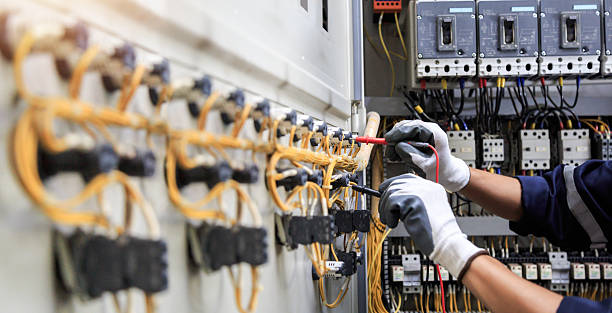 Professional Electrician technician working in San Antonio, FL